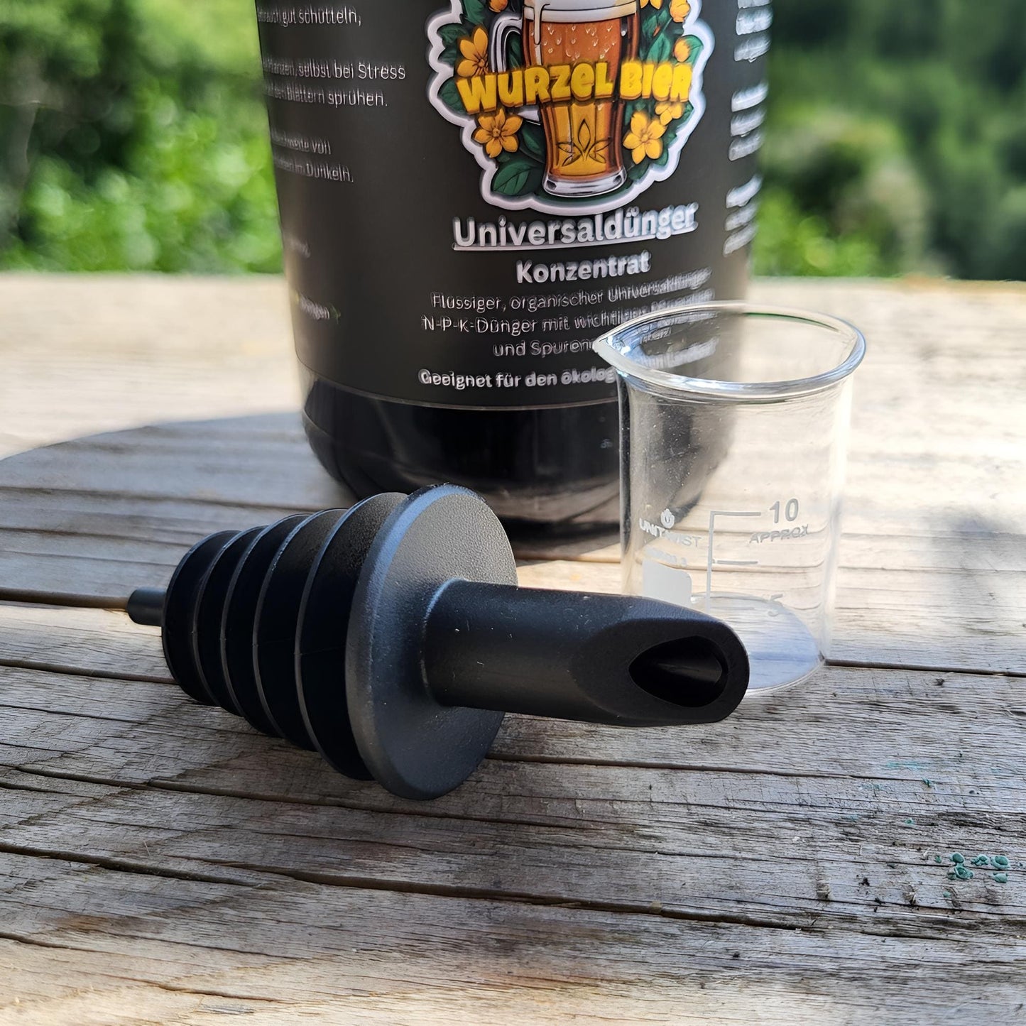 Wurzel Bier Universaldünger mit 10-ml-Messbecher und Ausgießer