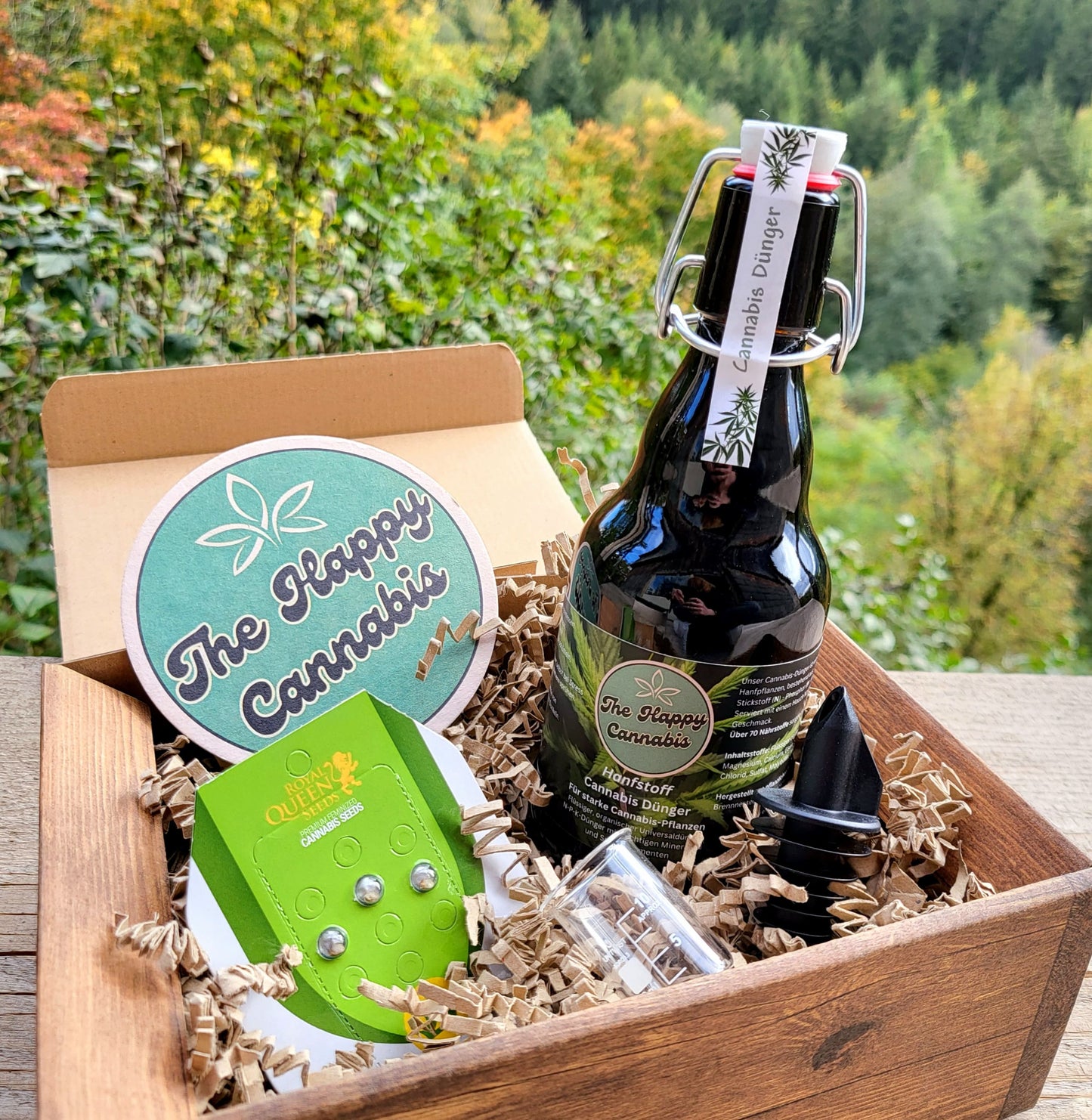 Geschenkset Cannabis Universaldünger 333 ml und Samen von Royal Queen Seeds